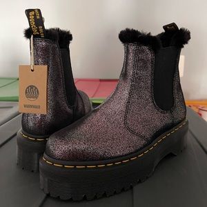 Dr. Martens 2976 FAUX FUR-LINED METALLIC PLATFORM CHELSEA BOOTS Size 8 NWT